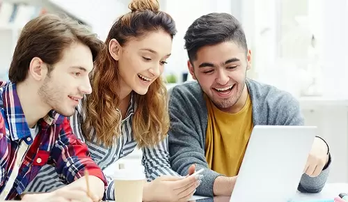 Estudiar alarga la esperanza de vida: si eres universitario puedes...